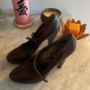 Beautiful, limited edition Prada Mary Jane style pumps!